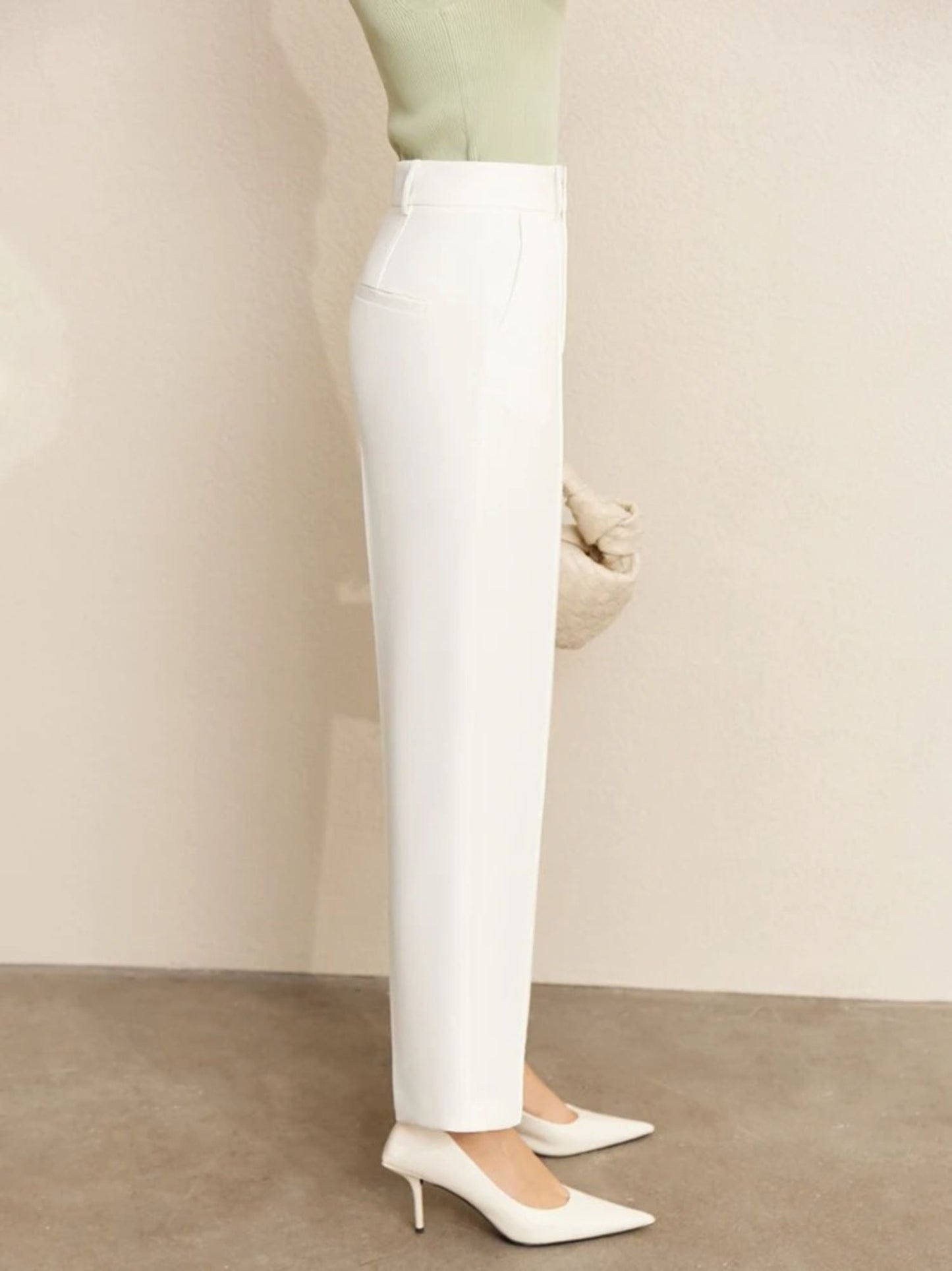 Minimalistischer Blazer- und hoch taillierter, schmal zulaufender Hosen-Set
