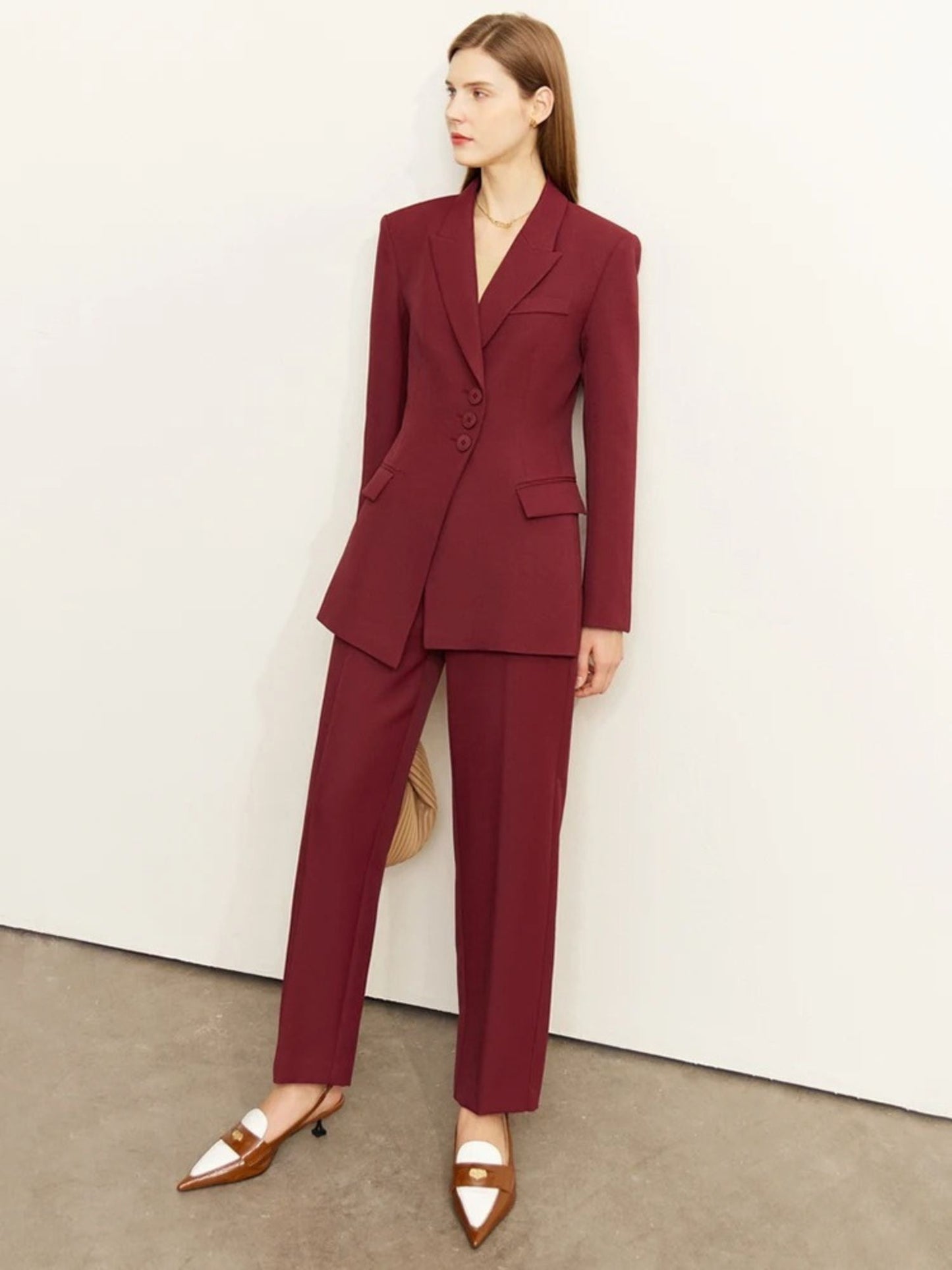 Minimalistischer Blazer- und hoch taillierter, schmal zulaufender Hosen-Set