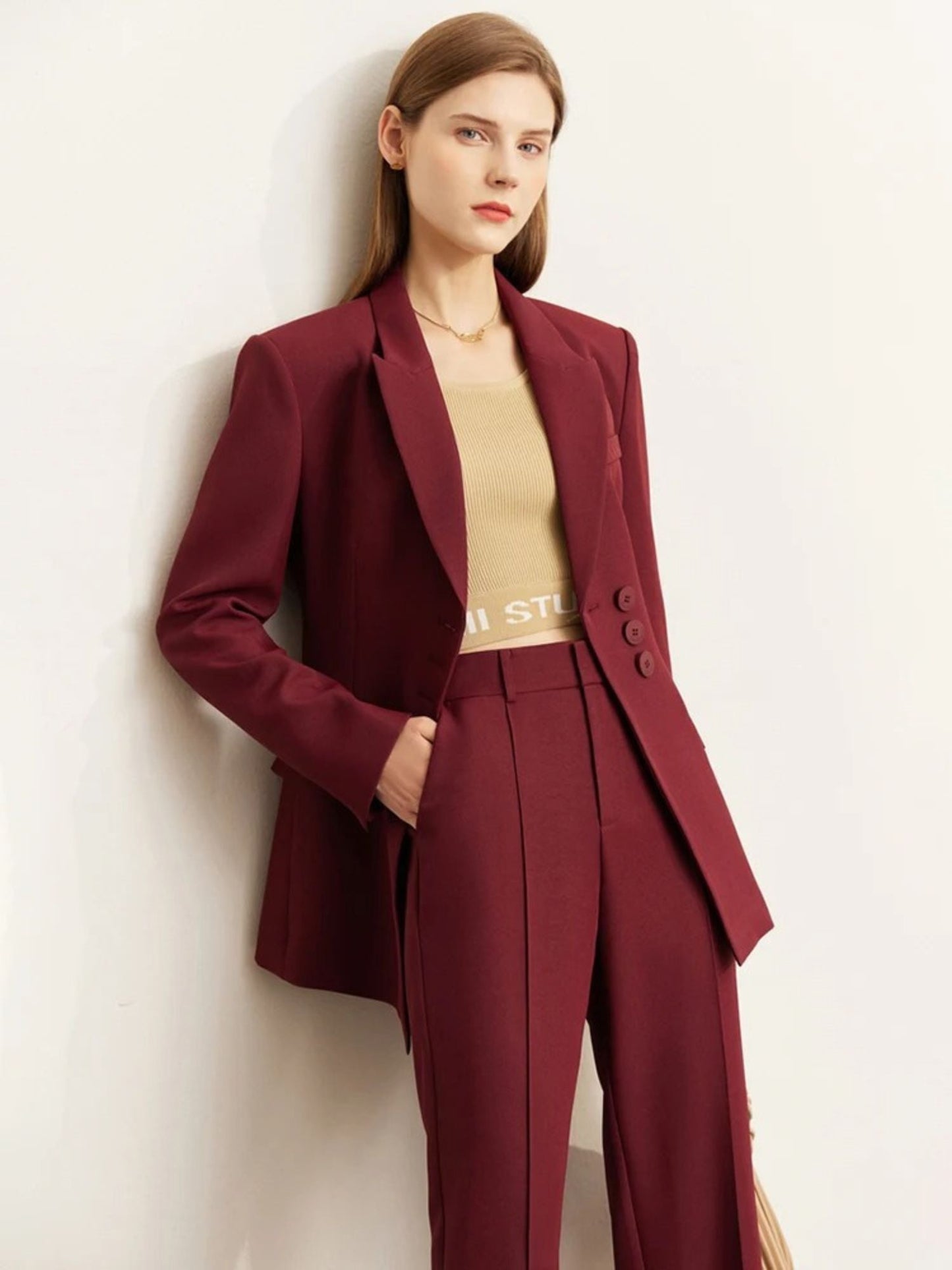 Minimalistischer Blazer- und hoch taillierter, schmal zulaufender Hosen-Set