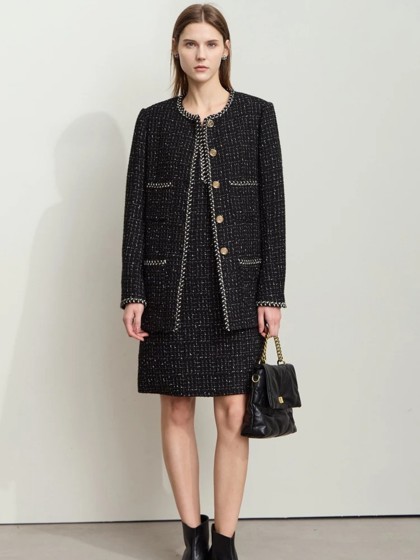 Wolljacke aus Tweed mit Riemchendetails
