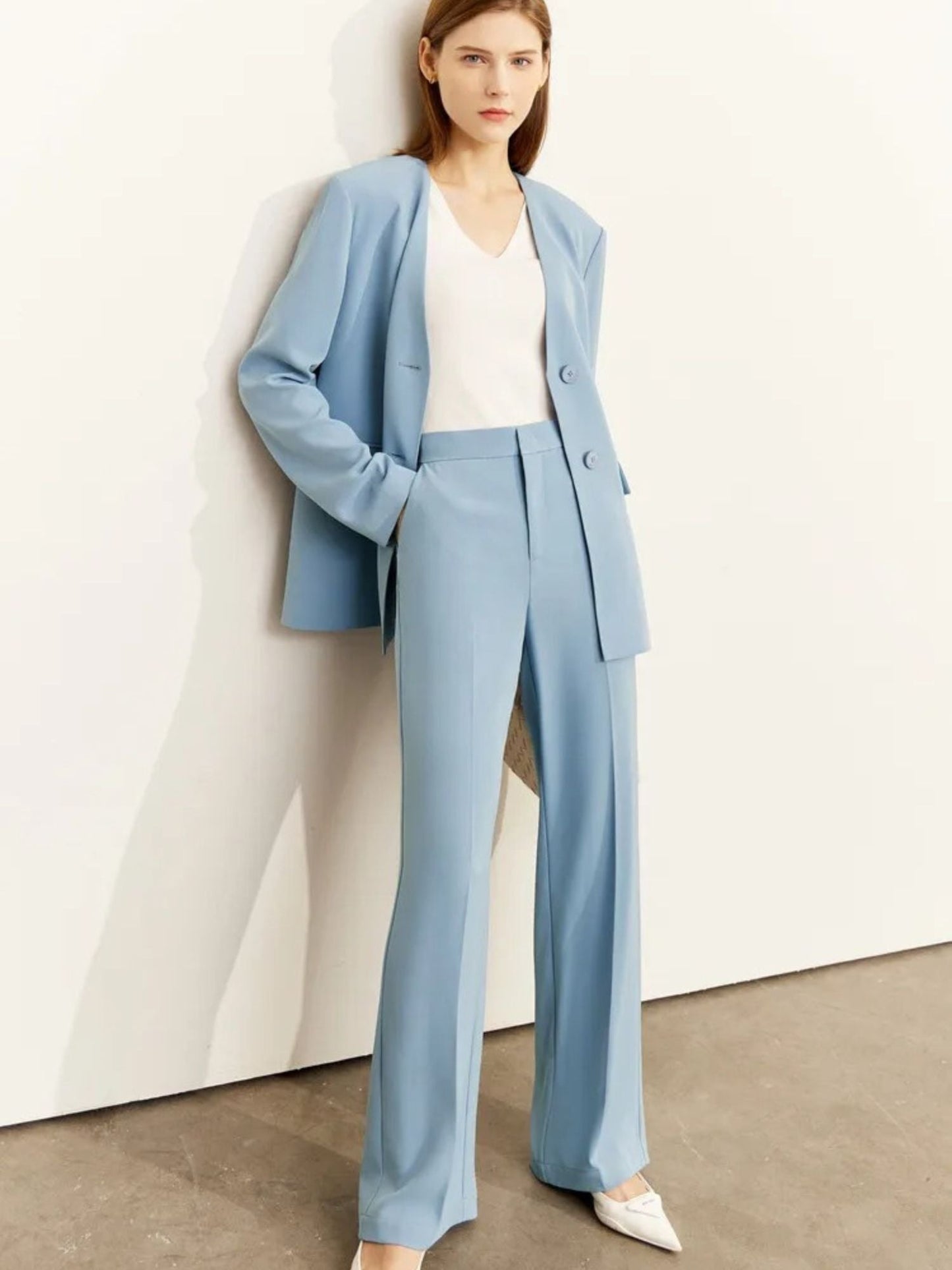 Minimalistischer V-Ausschnitt Blazer und Weitbein-Hose Set