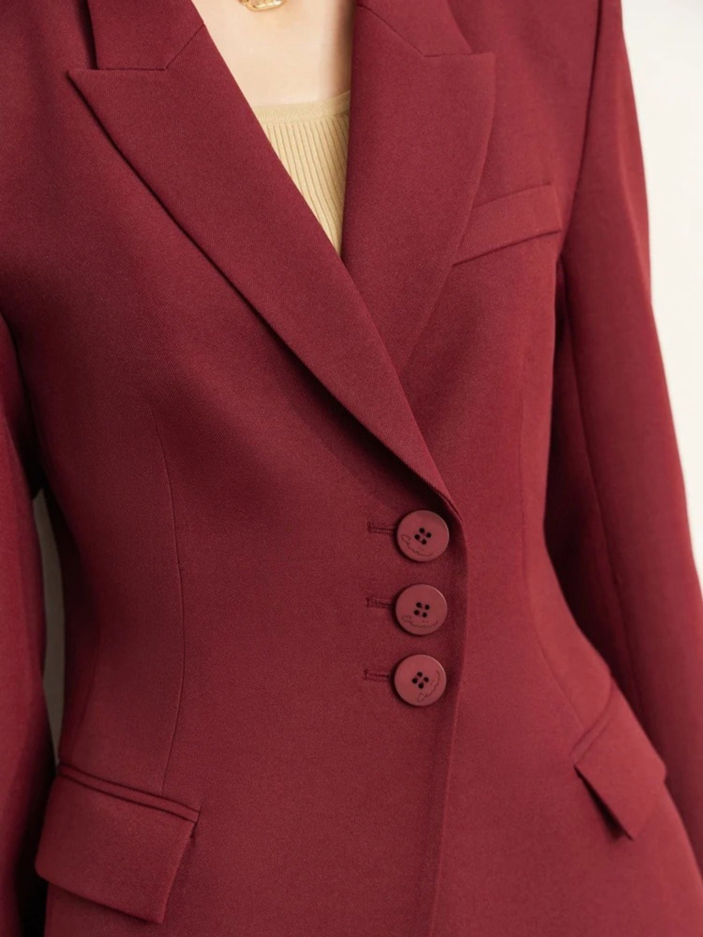Minimalistischer Blazer- und hoch taillierter, schmal zulaufender Hosen-Set