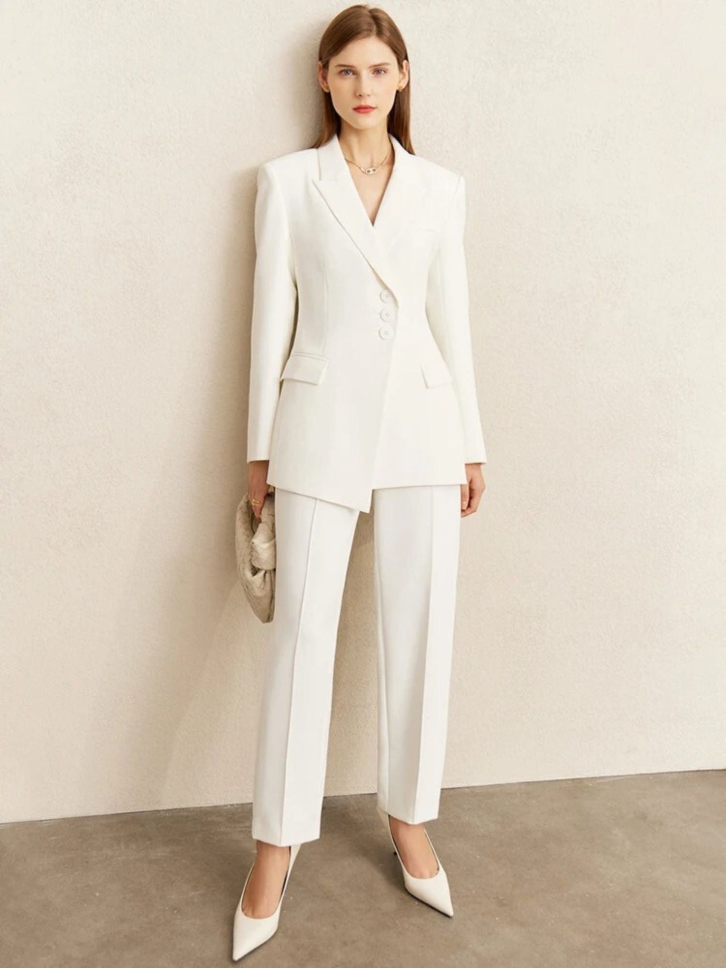 Minimalistischer Blazer- und hoch taillierter, schmal zulaufender Hosen-Set