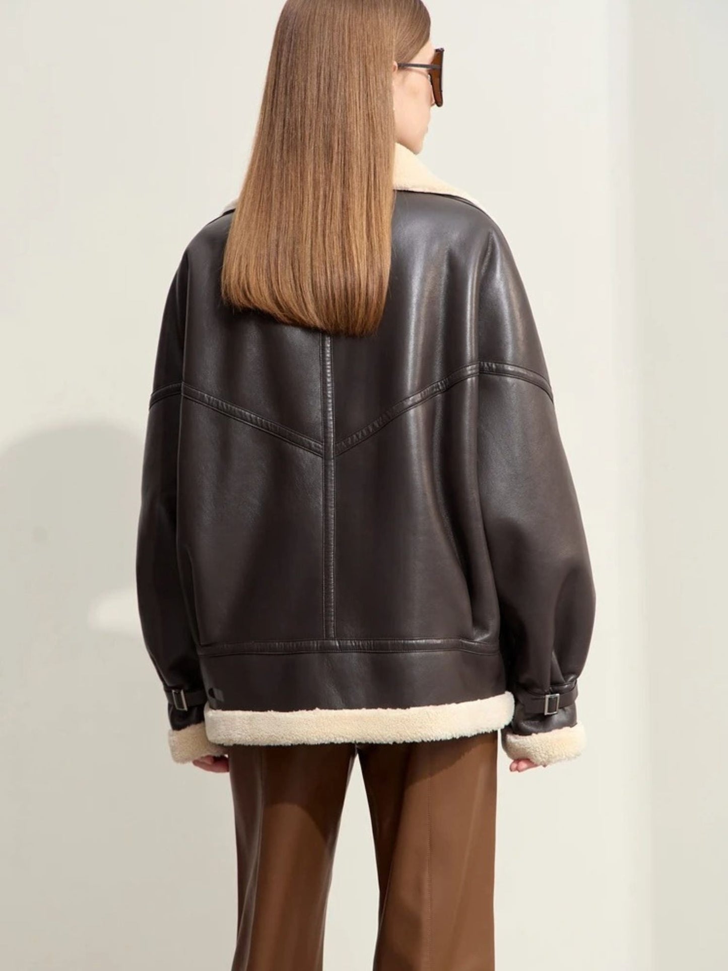 dicker Kunstlederjacke mit Shearling-Revers