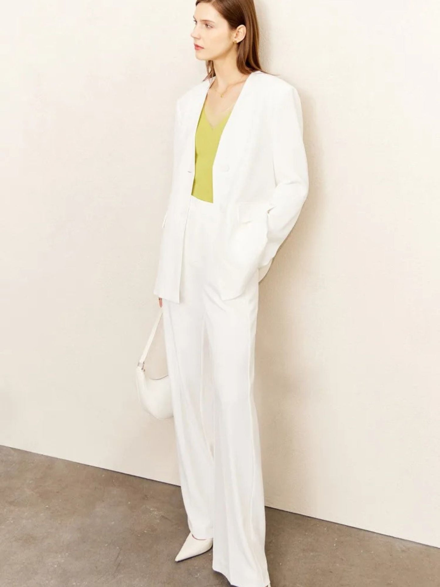 Minimalistischer V-Ausschnitt Blazer und Weitbein-Hose Set
