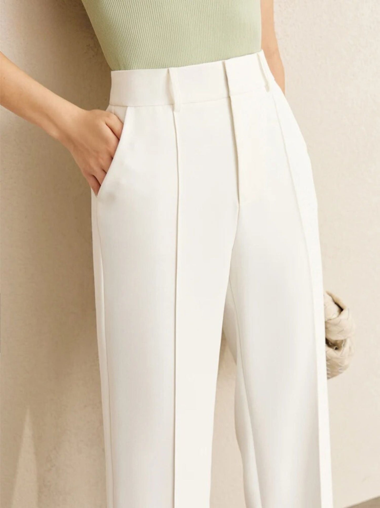 Minimalistischer Blazer- und hoch taillierter, schmal zulaufender Hosen-Set