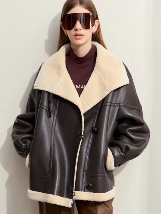 dicker Kunstlederjacke mit Shearling-Revers