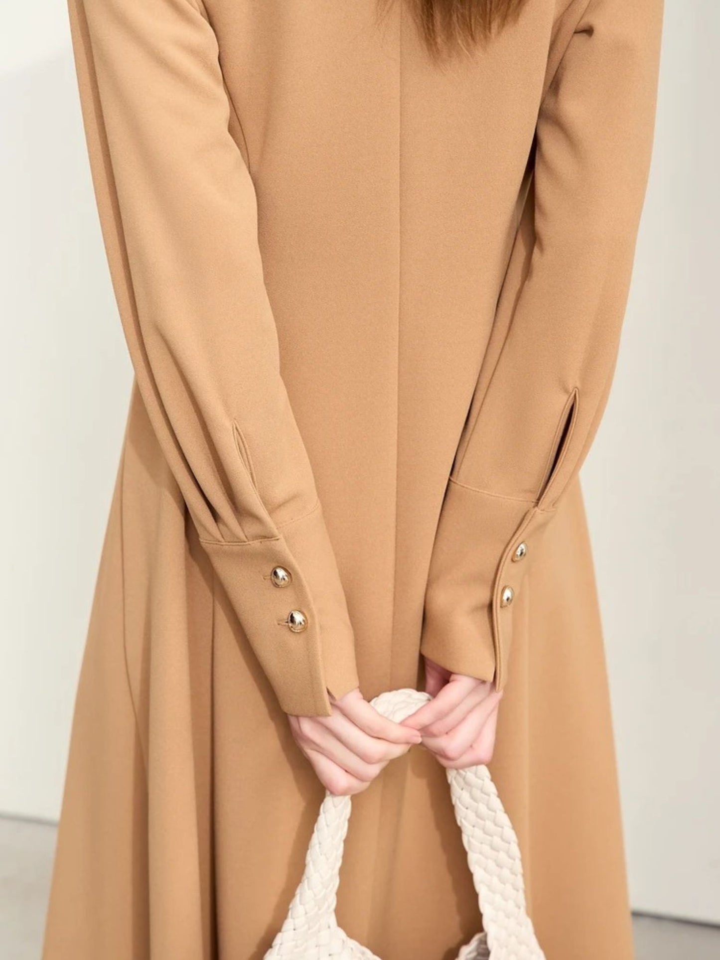 V-Ausschnitt Mid-Calf Kleid mit Umschlagärmeln